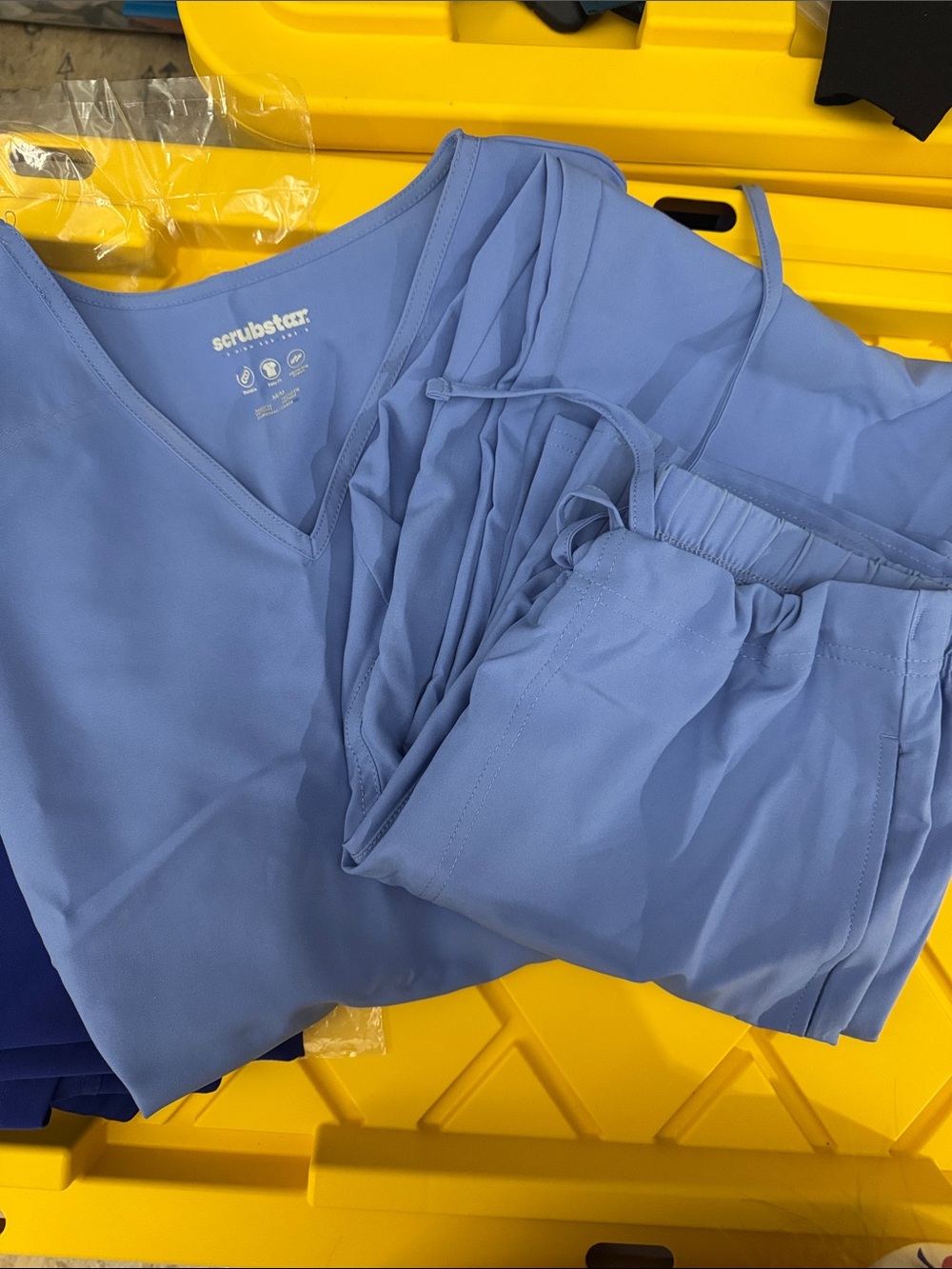 New Scrubstar Women's V-Neck Scrub Set in Periwinkle blue M